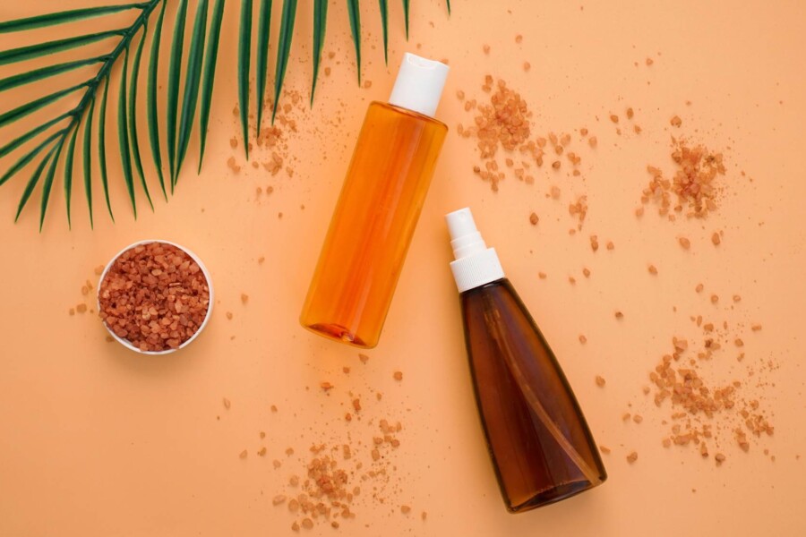 Jak działa orbis kalte spray chłodzący 200 ml pomarańczowy na skórę?